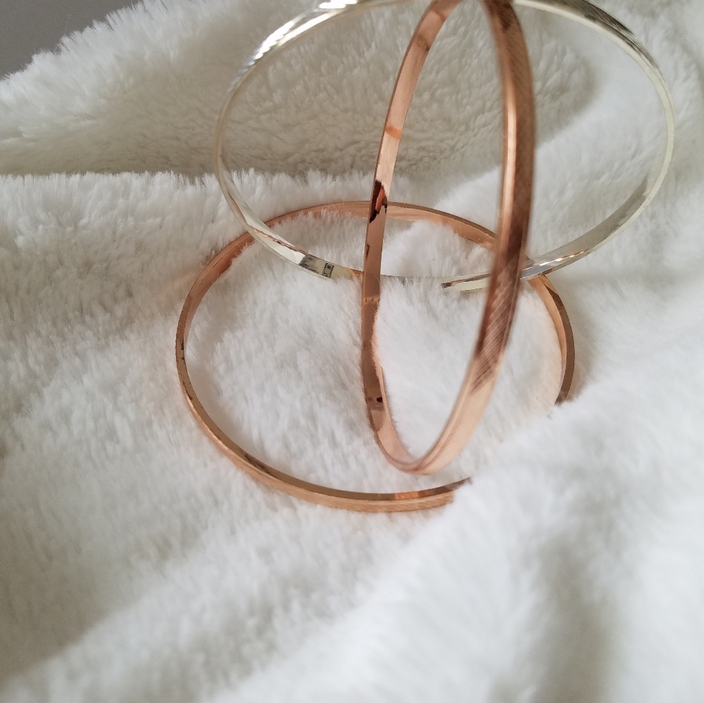 💥5/$25 🆕️ Set of  bracelet